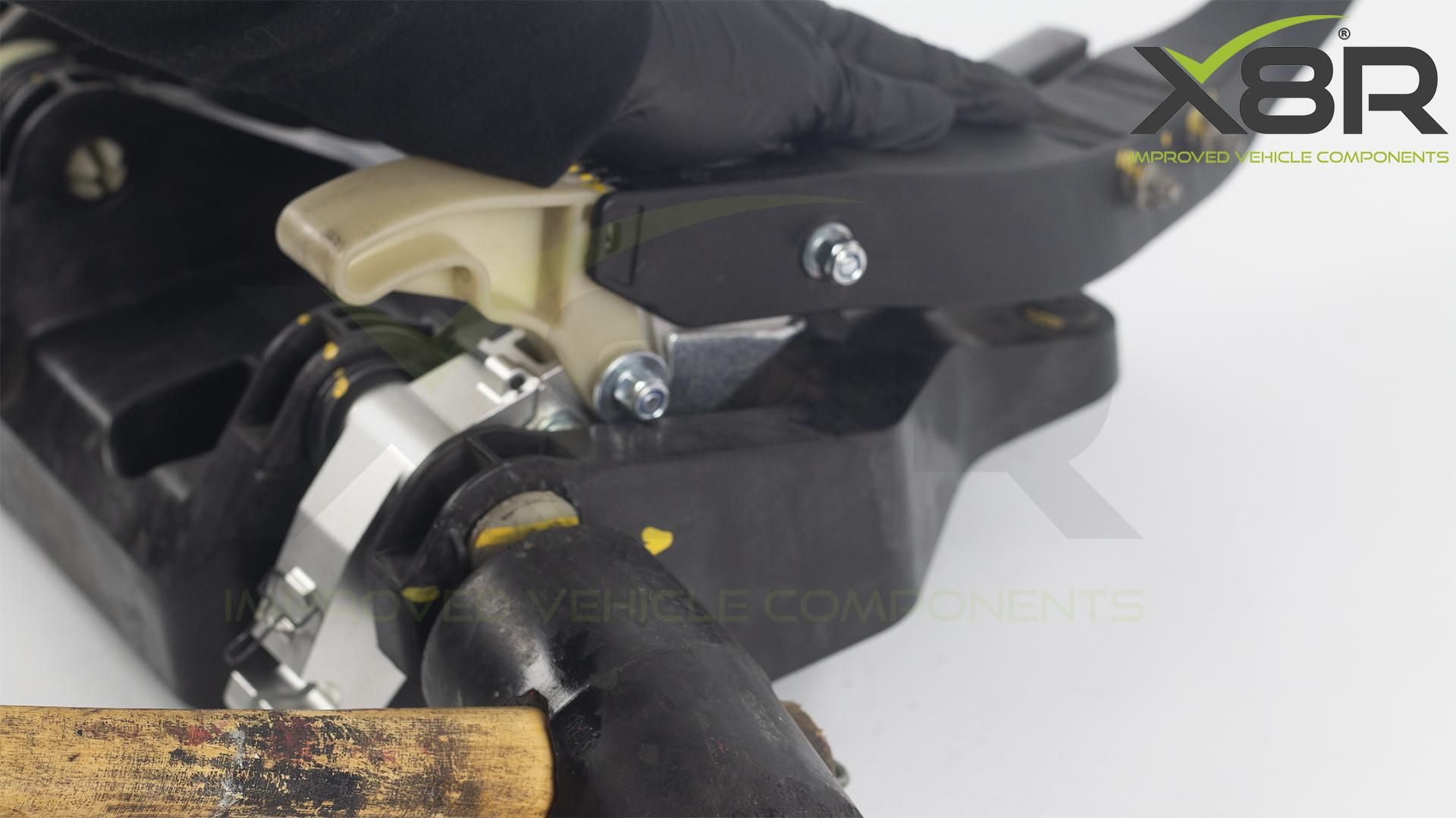 X8R0263 fit new bracket 1.jpg