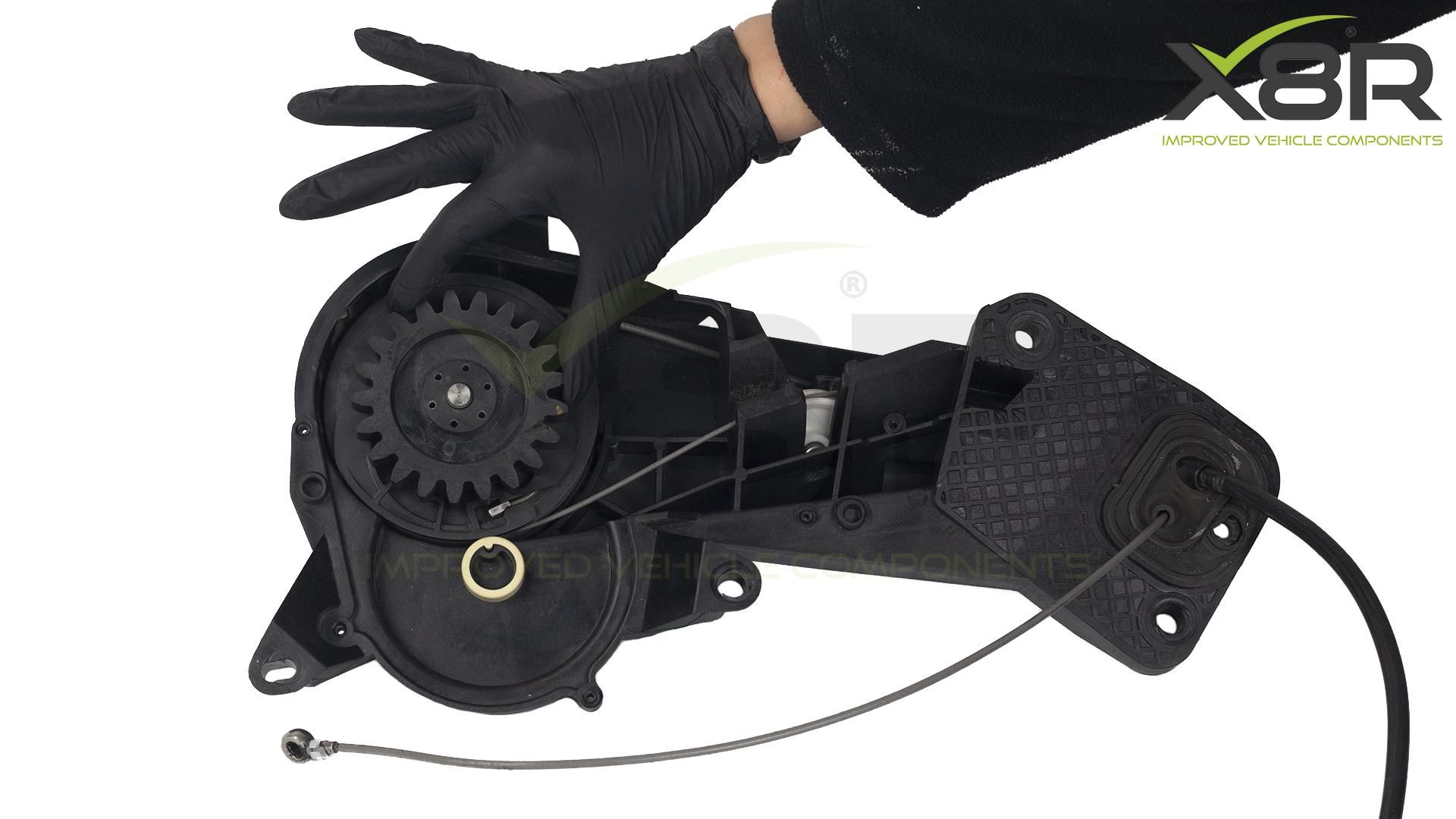 X8R0276 remove top gear.jpg
