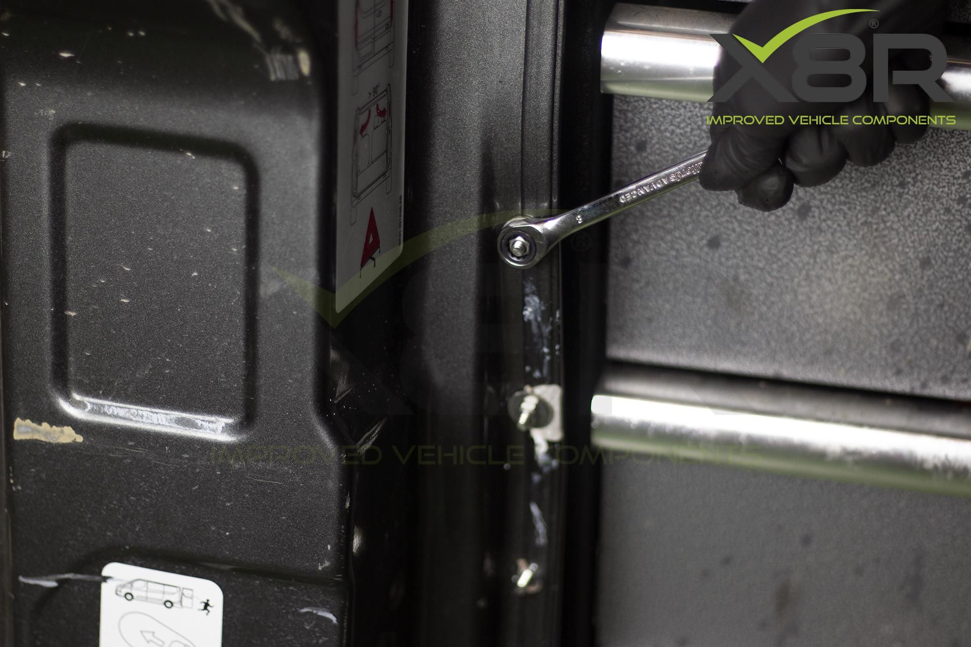 X8R0281 Tighten outer studs.jpg