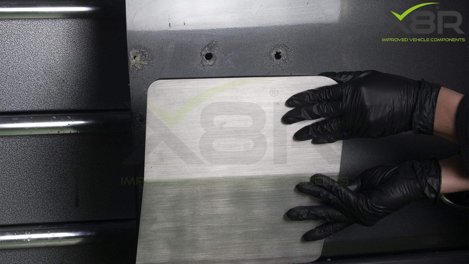 X8R0281 offer up guard.jpg