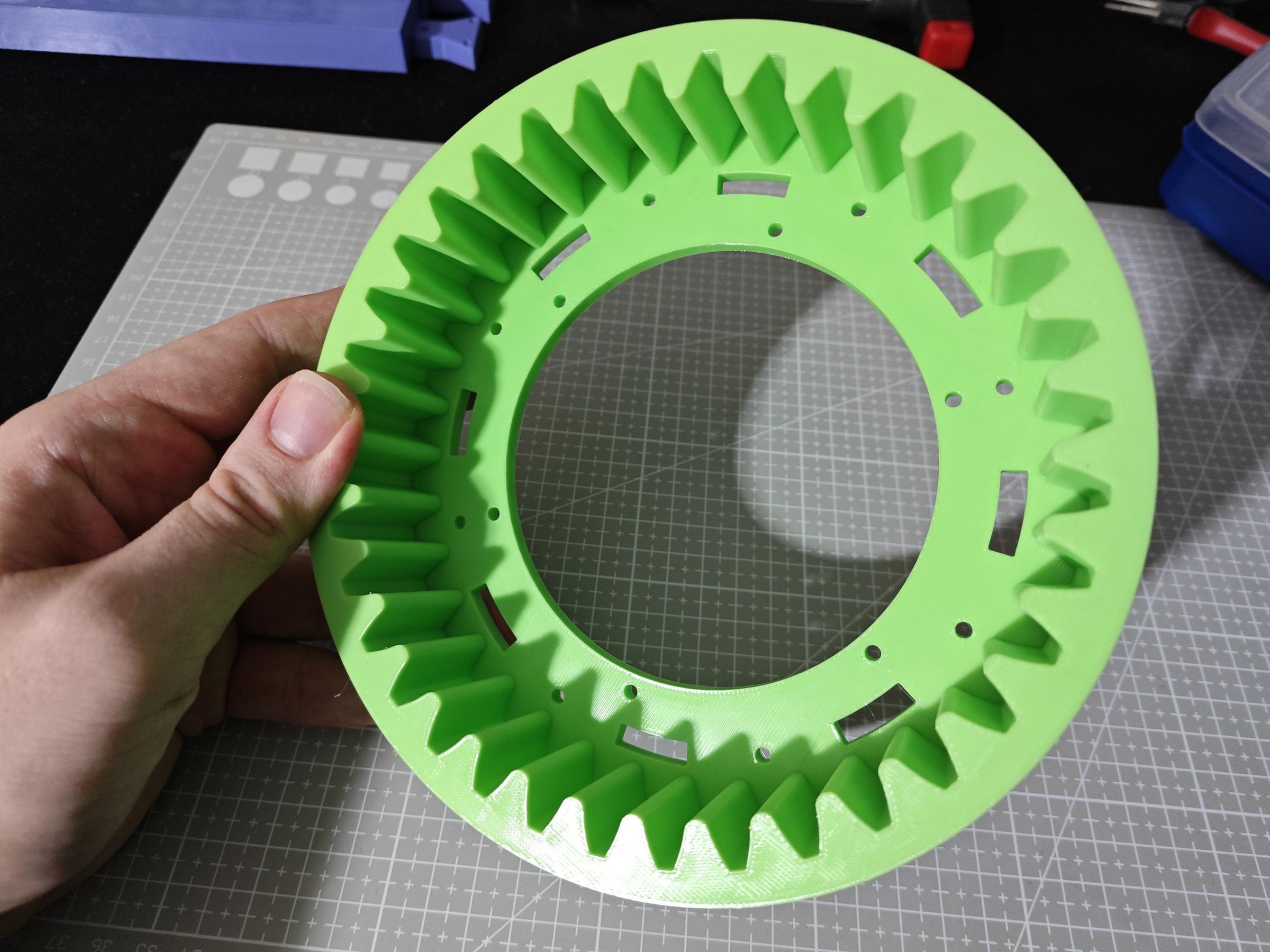 assembly_35_outer_gear.jpg