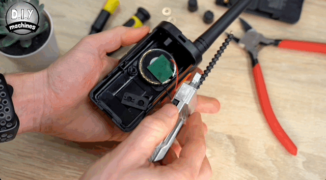 cut speaker wires.gif