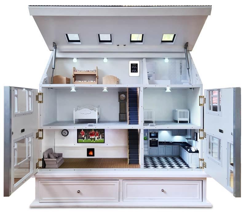 dollshouseopen01.jpg