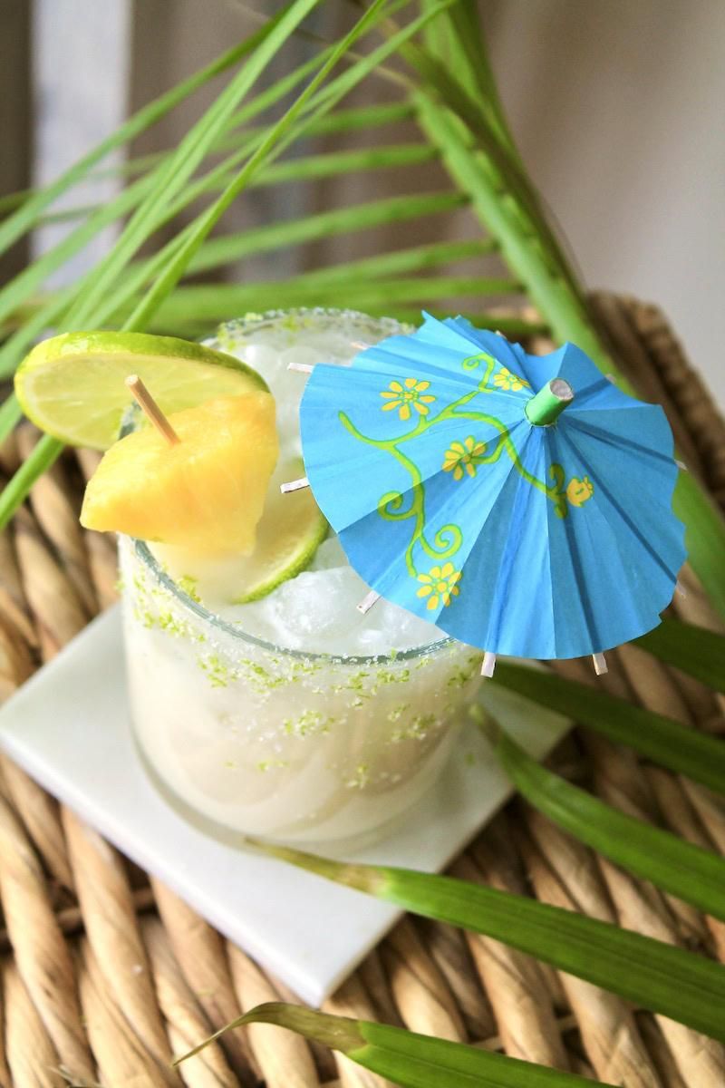easy-creamy-pineapple-coconut-tequila-drink.jpeg