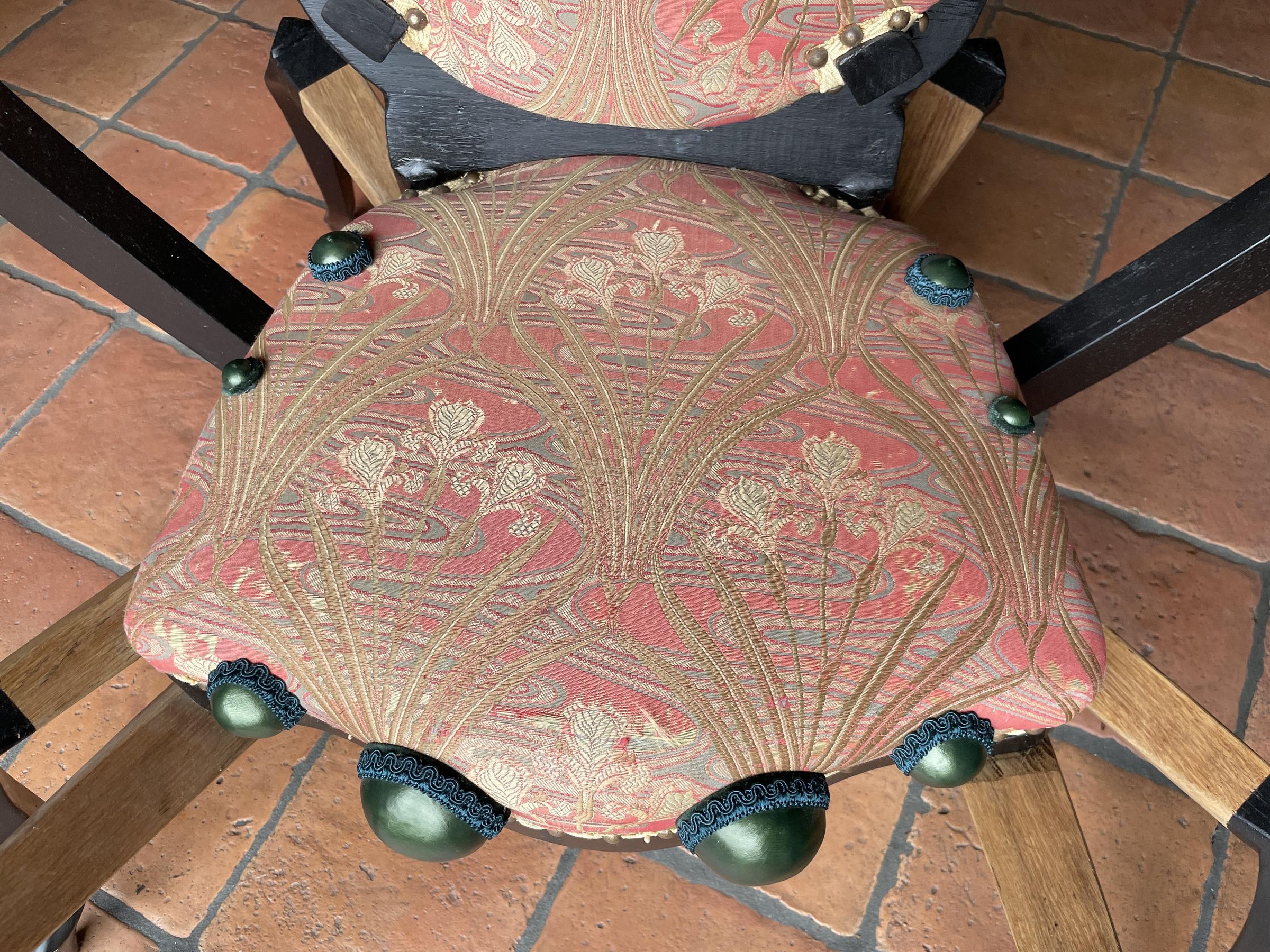 eyes seat back cradle.JPG