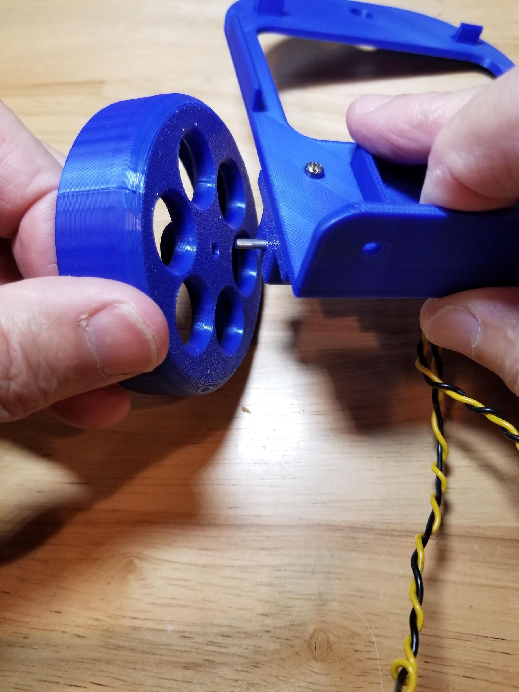 fasten wheel to motor shaft.jpg