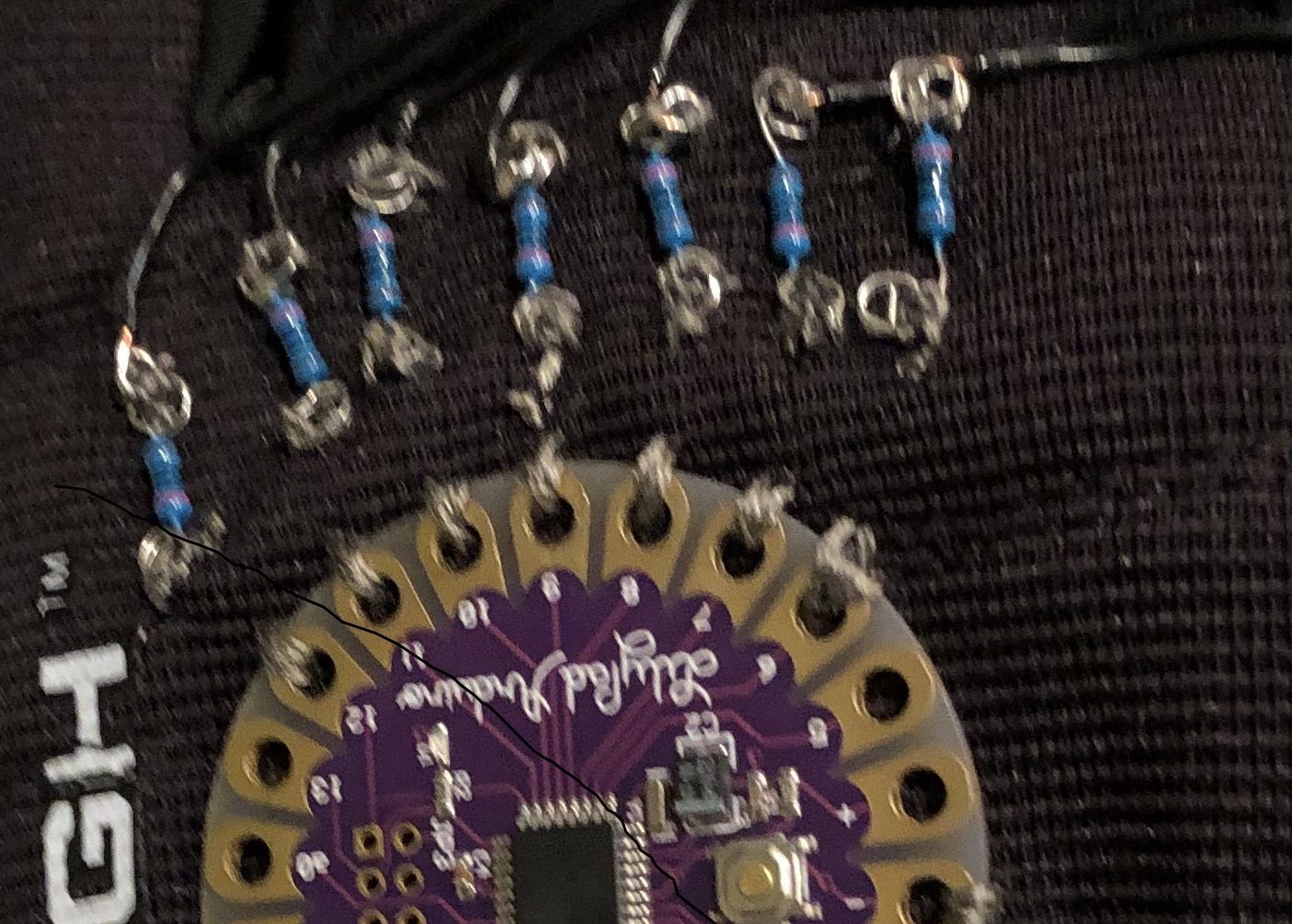 glove-lilypad-resistors.jpg