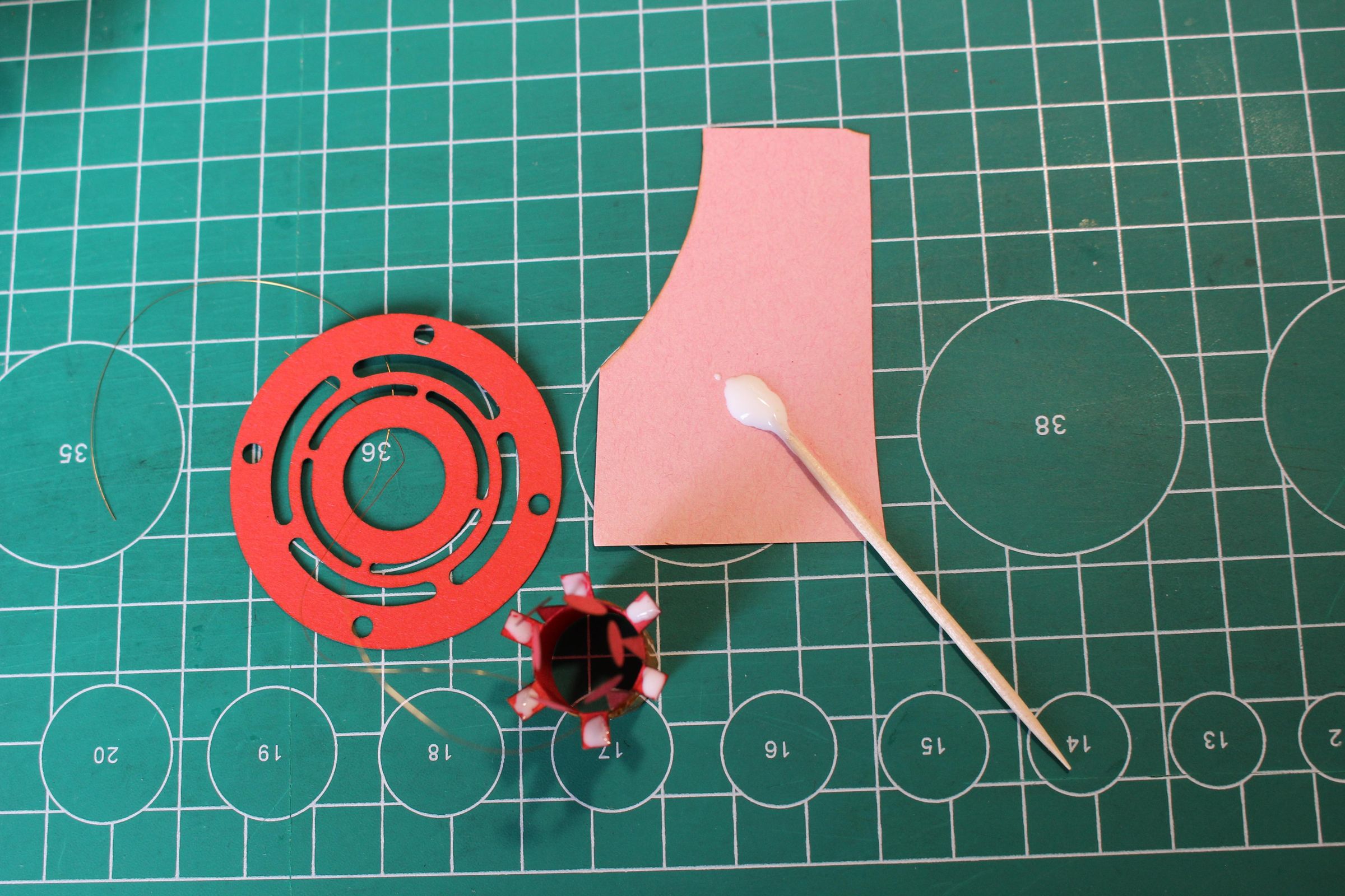 glue_spider_and_coil.JPG