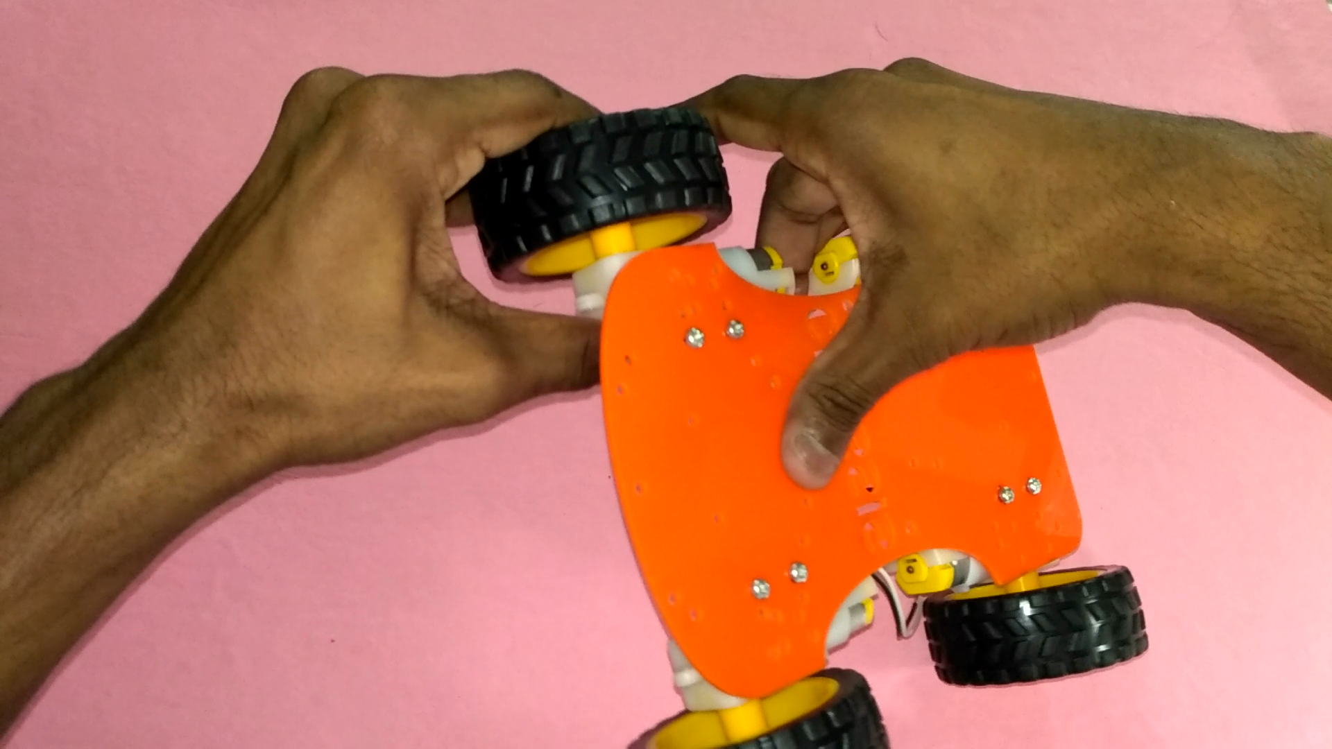 how to make a mobile controlled robot dtmf based without microcontroller robogeeks (Time 0_02_00;29).png