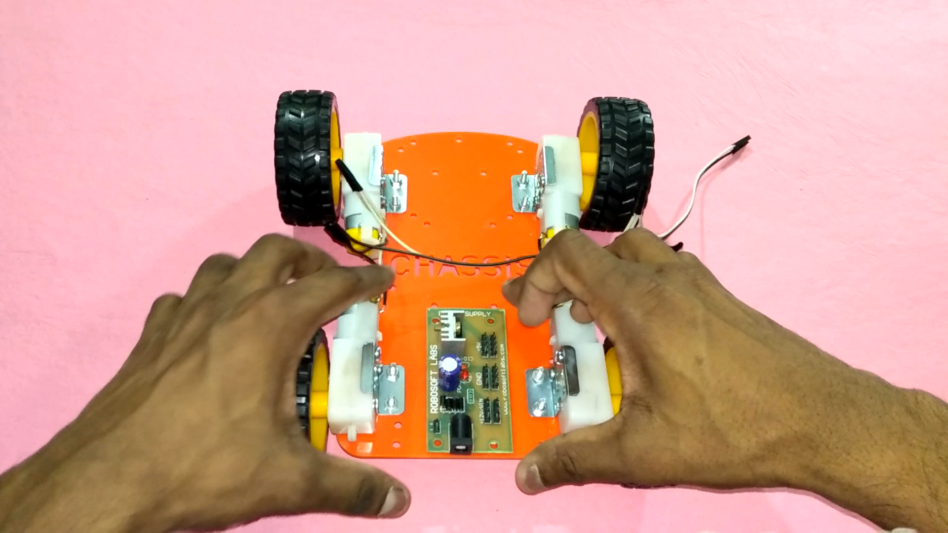 how to make a mobile controlled robot dtmf based without microcontroller robogeeks (Time 0_03_44;21).png