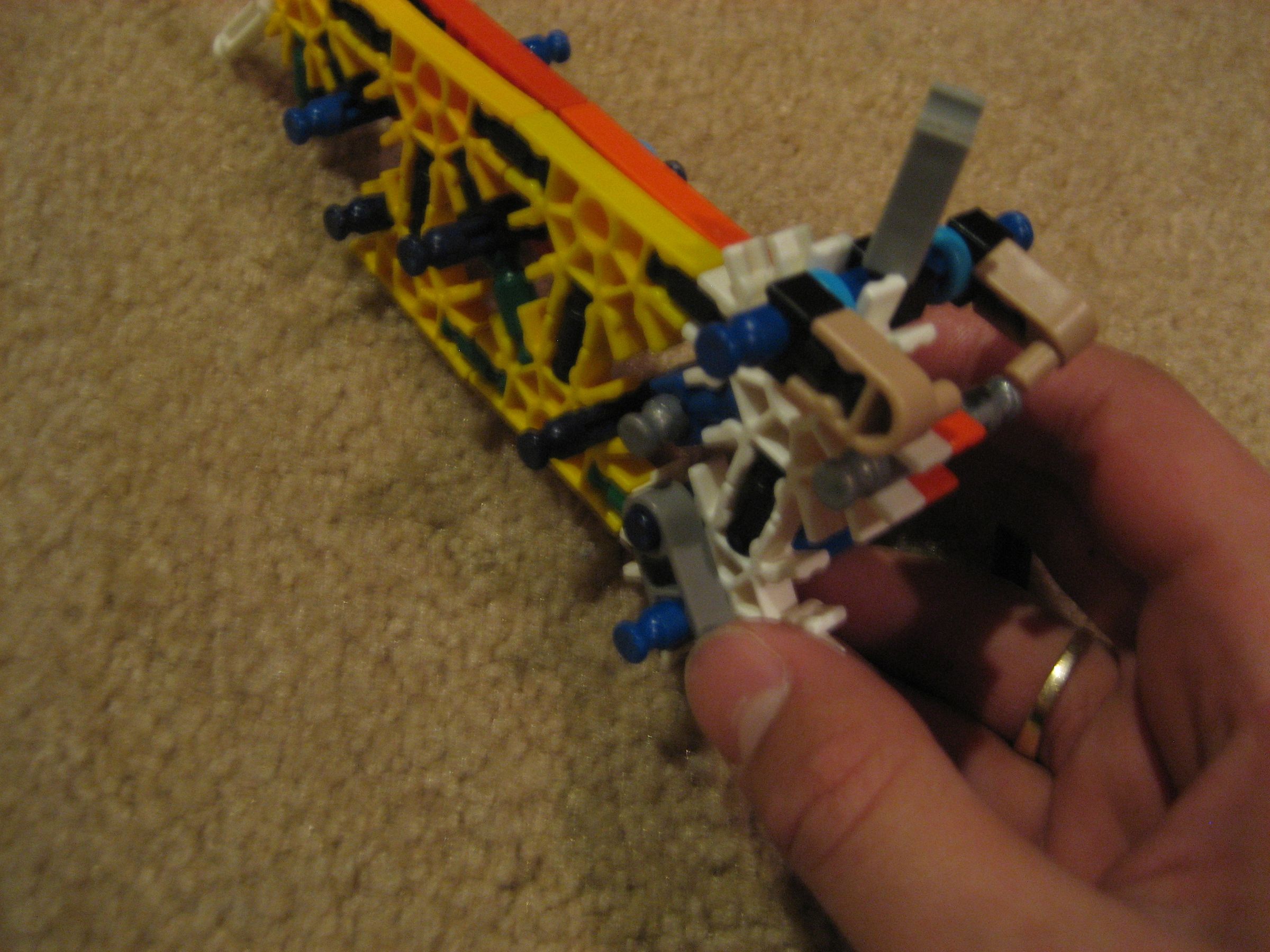knex top loading rifle part 1 011.jpg