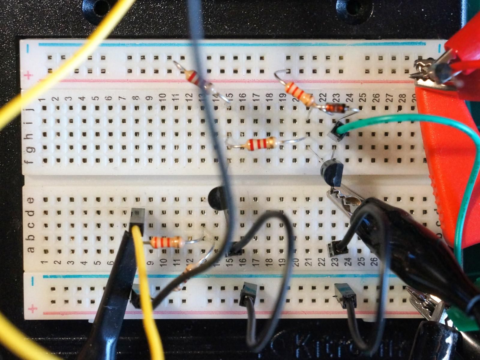 levelconverter-breadboard-attempt3.jpg
