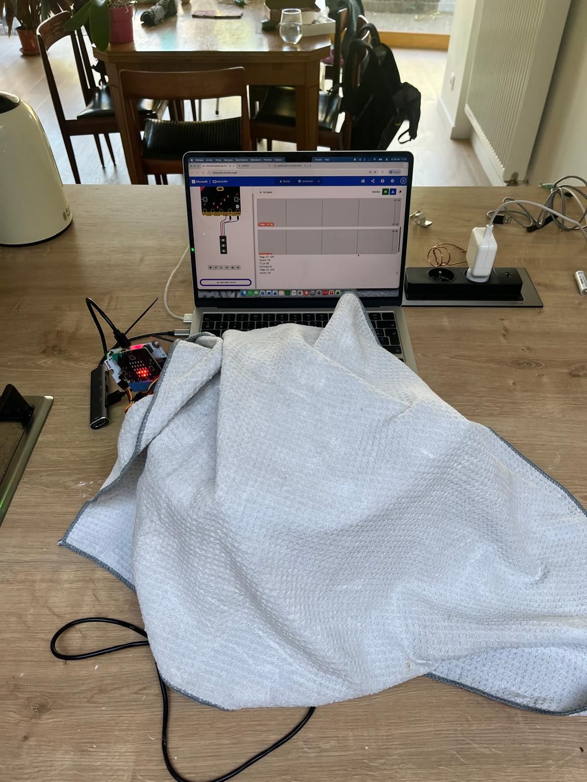 met handdoek.jpeg