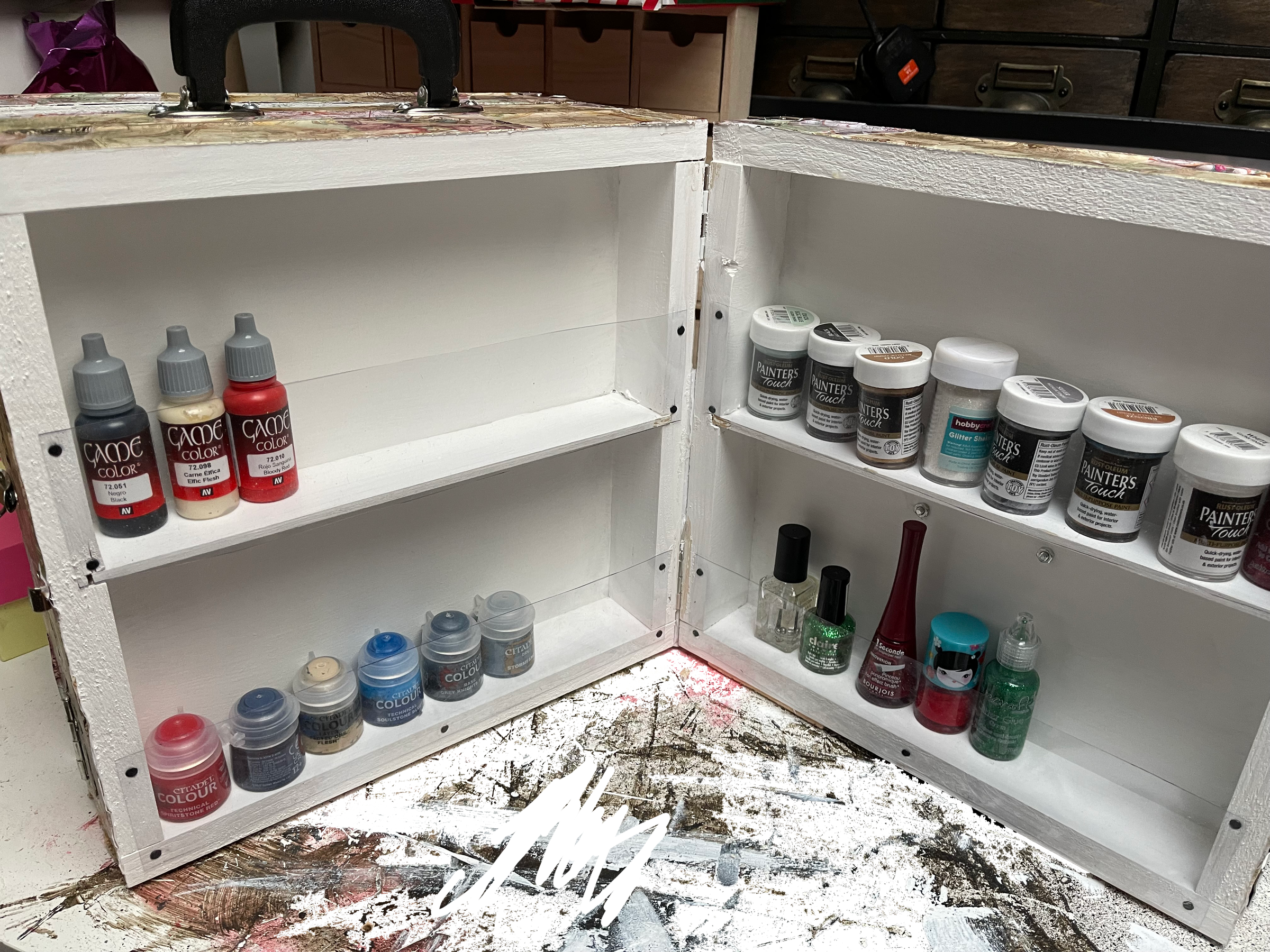 nailvarnishes.png