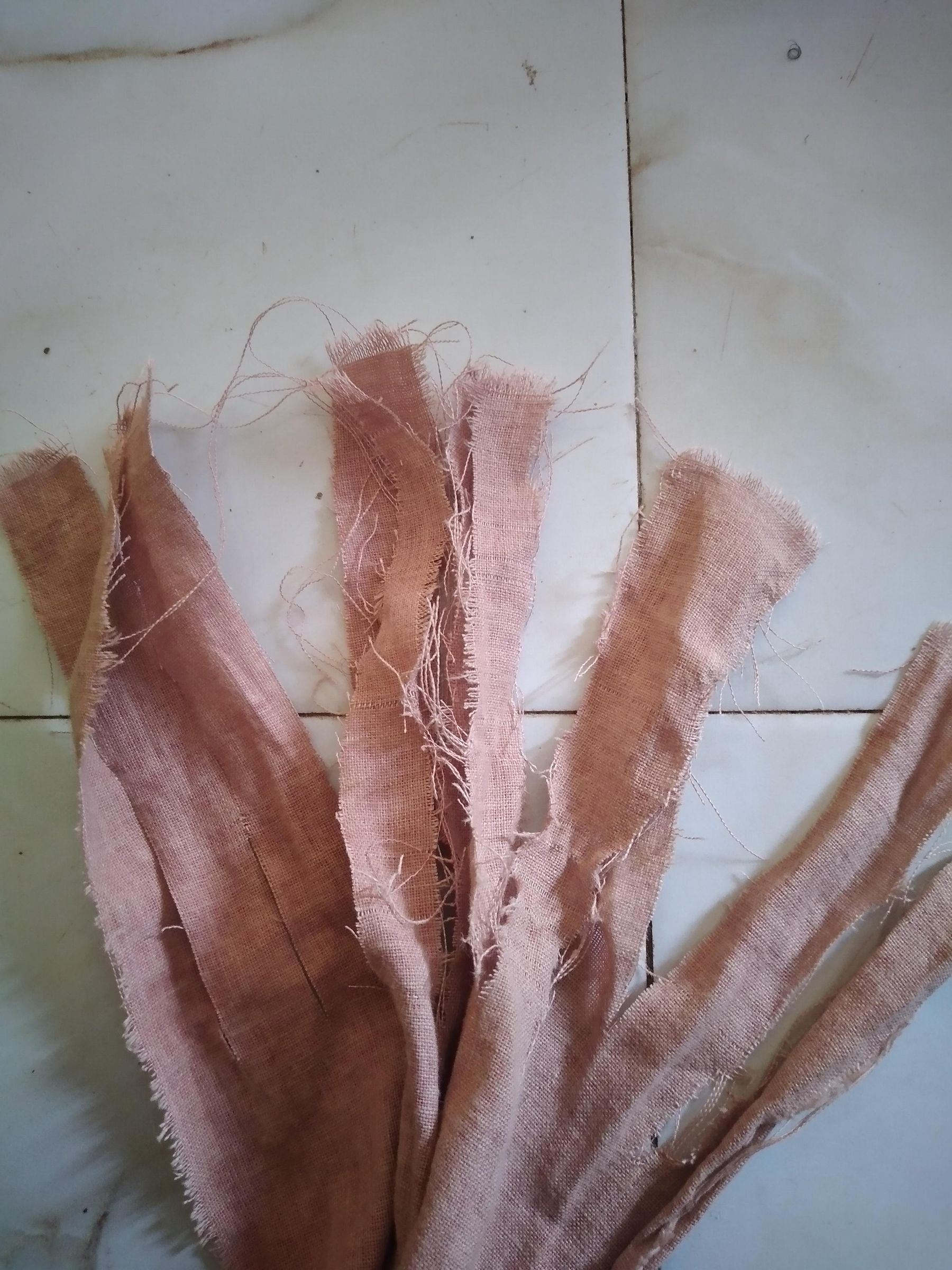 nifty plastic trash diy cheap no cost self watering (5).jpg