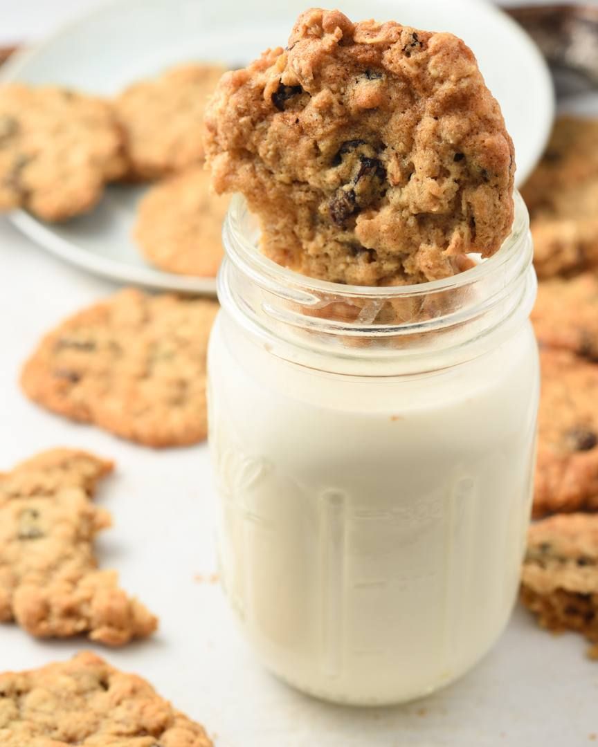 old-fashioned-oatmeal-cookies-raisins.jpg