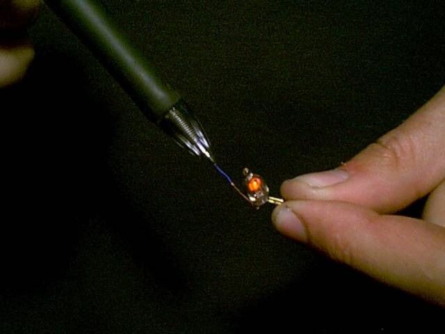 piezo-lighting-emp-pen-02.jpg