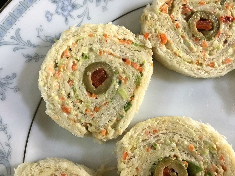 rolls mayo closeup1.jpg