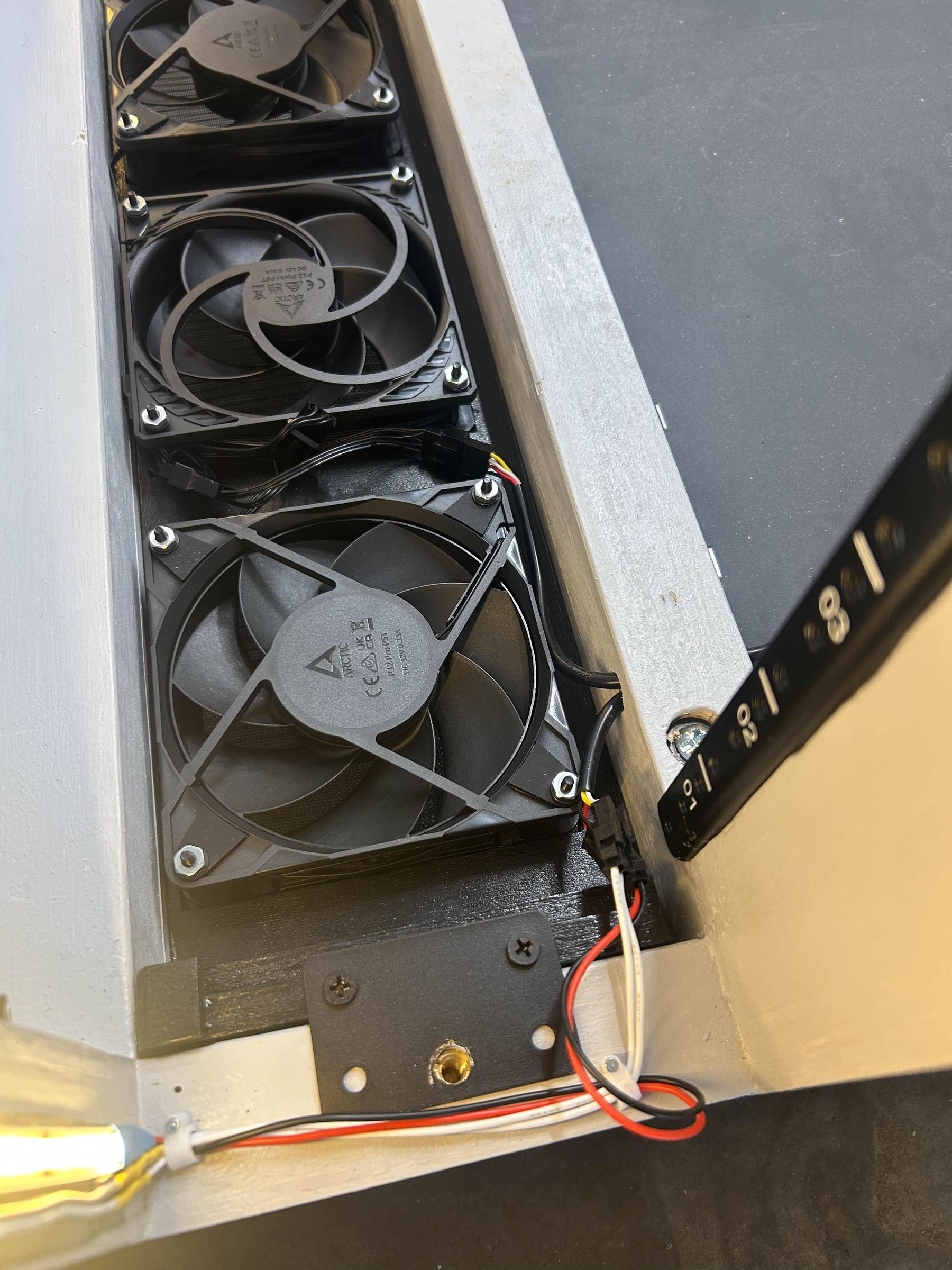 server-rack-2070.jpg