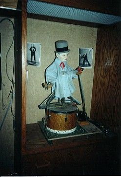 shannon juggling machine.jpg