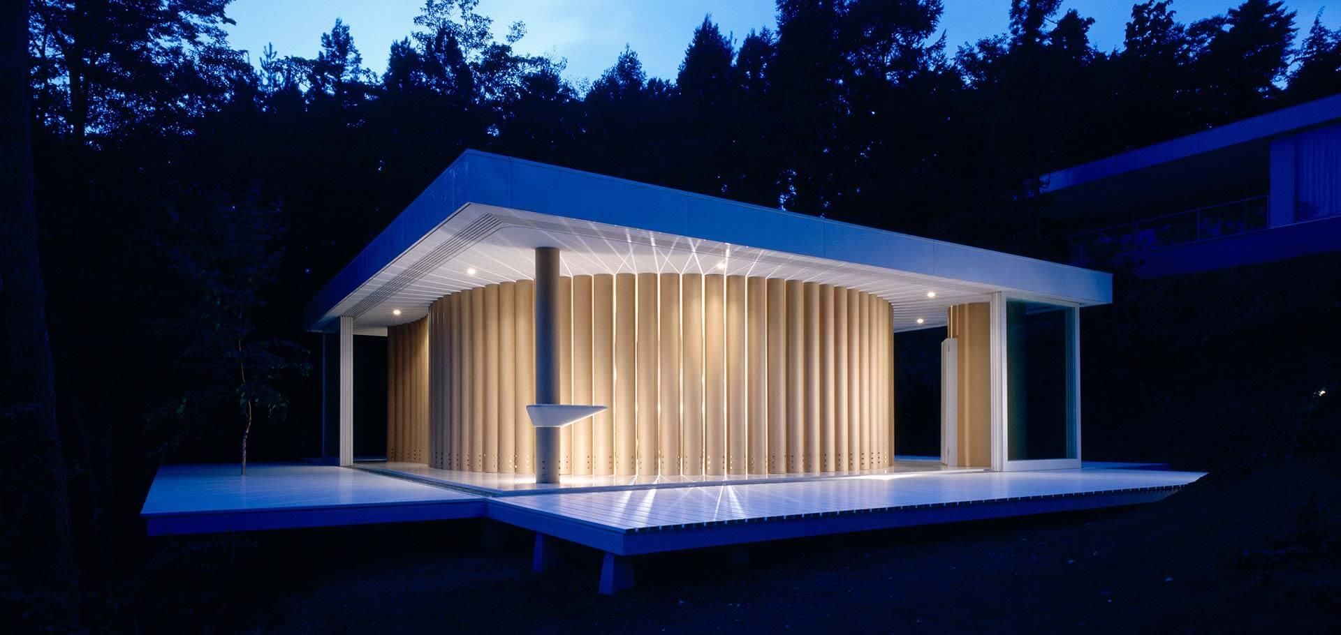 shigeru-ban-paper-house1.jpg