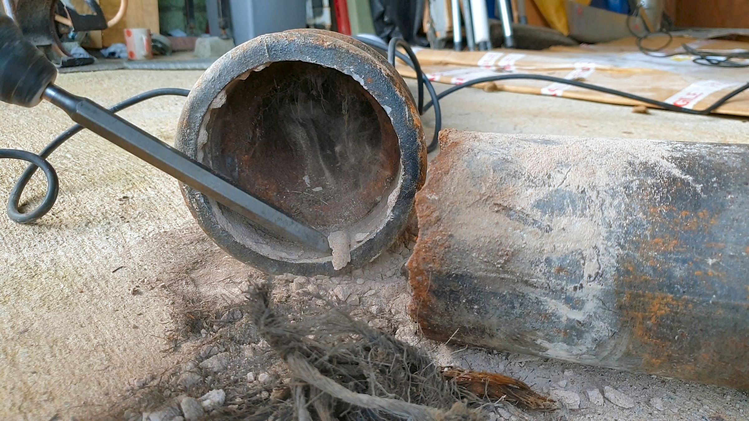 soil pipe chippage.jpg