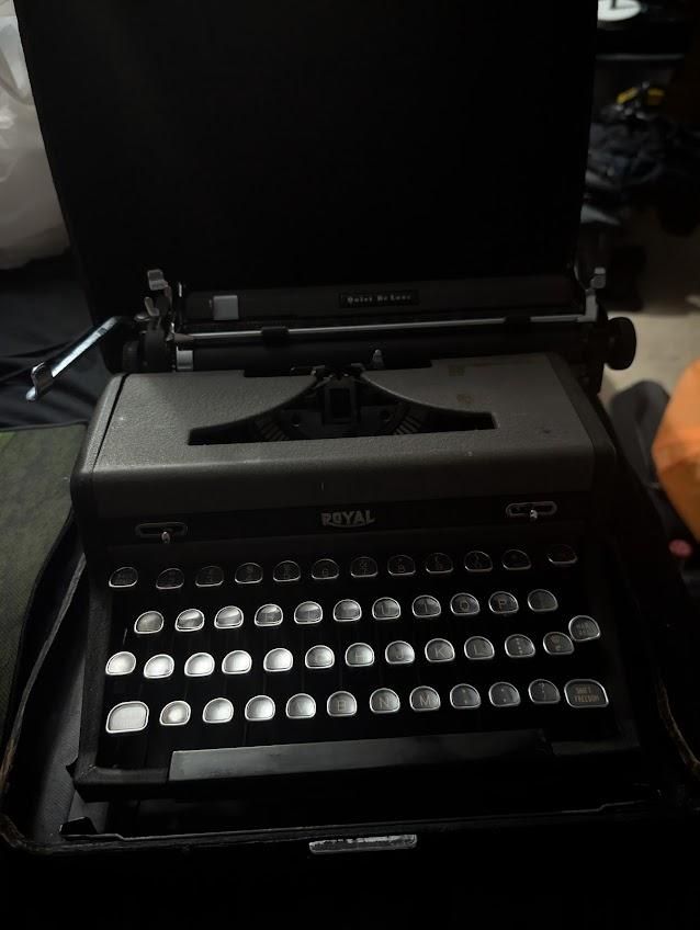 typewriter.jpg