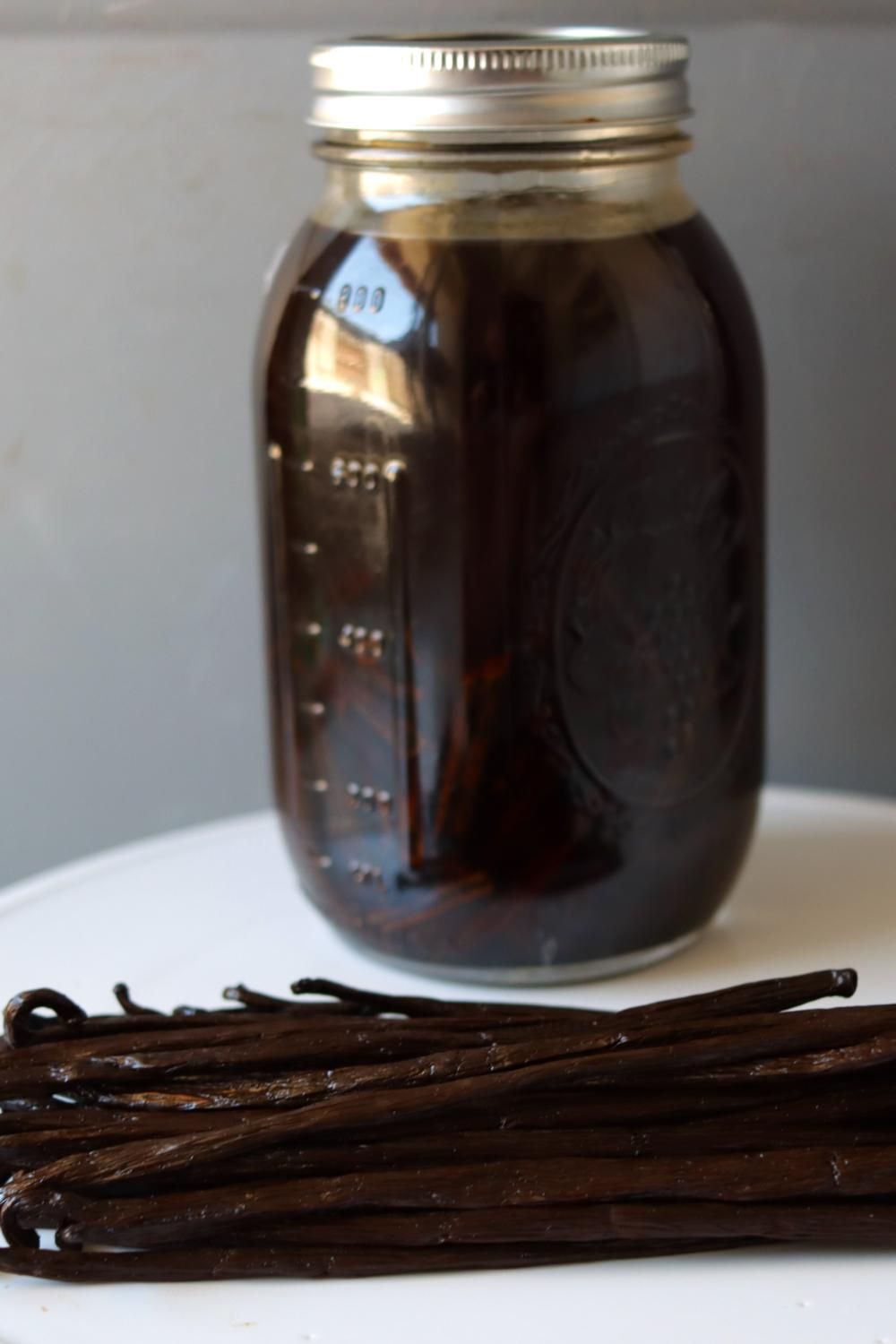 vanilla extract long.jpg