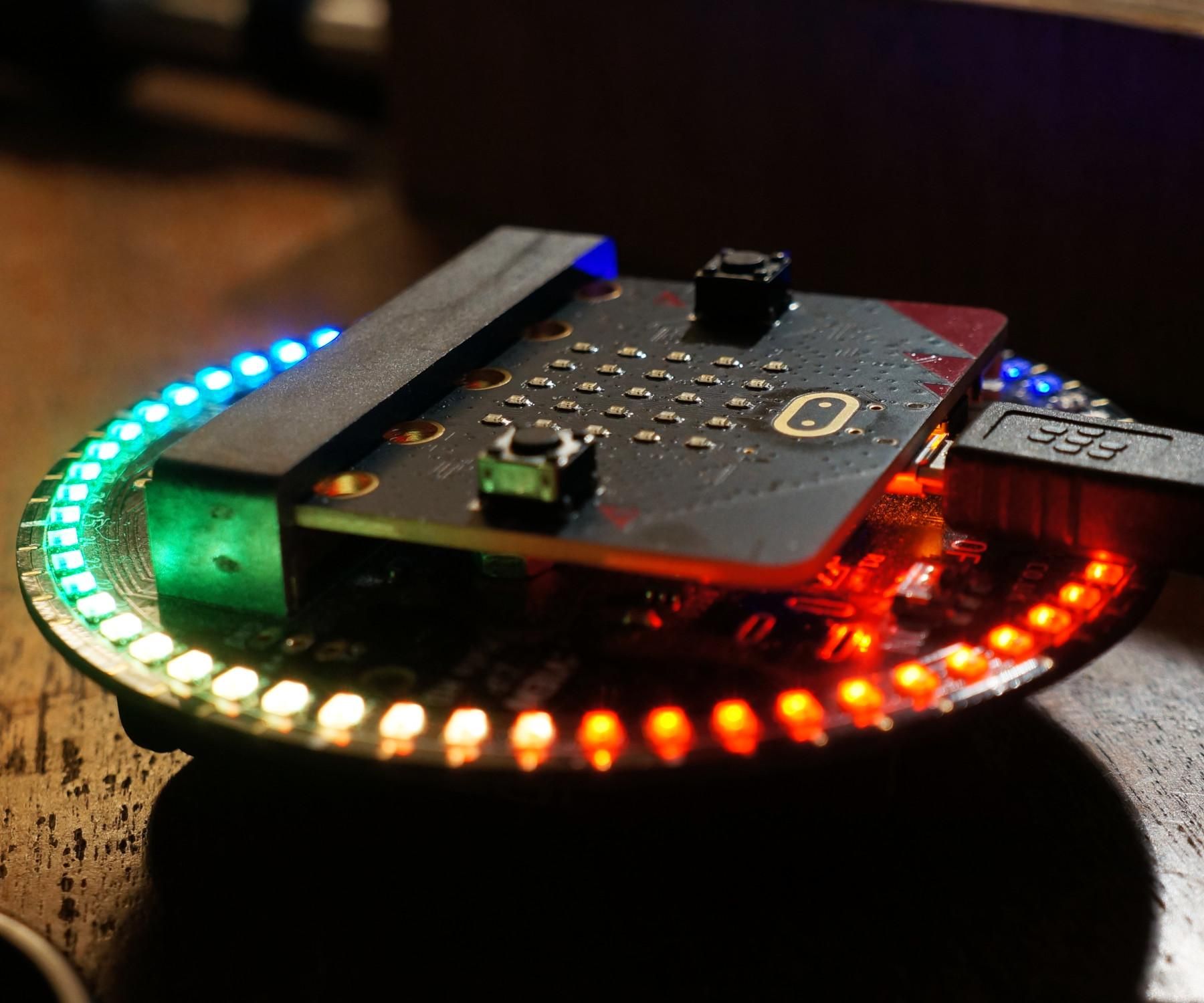 zhhclock-rotatingrainbow-1.JPG