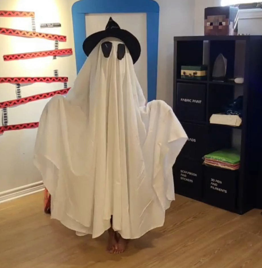 A Timelapsed How to Make the Timeless Bed Sheet Ghost Costume