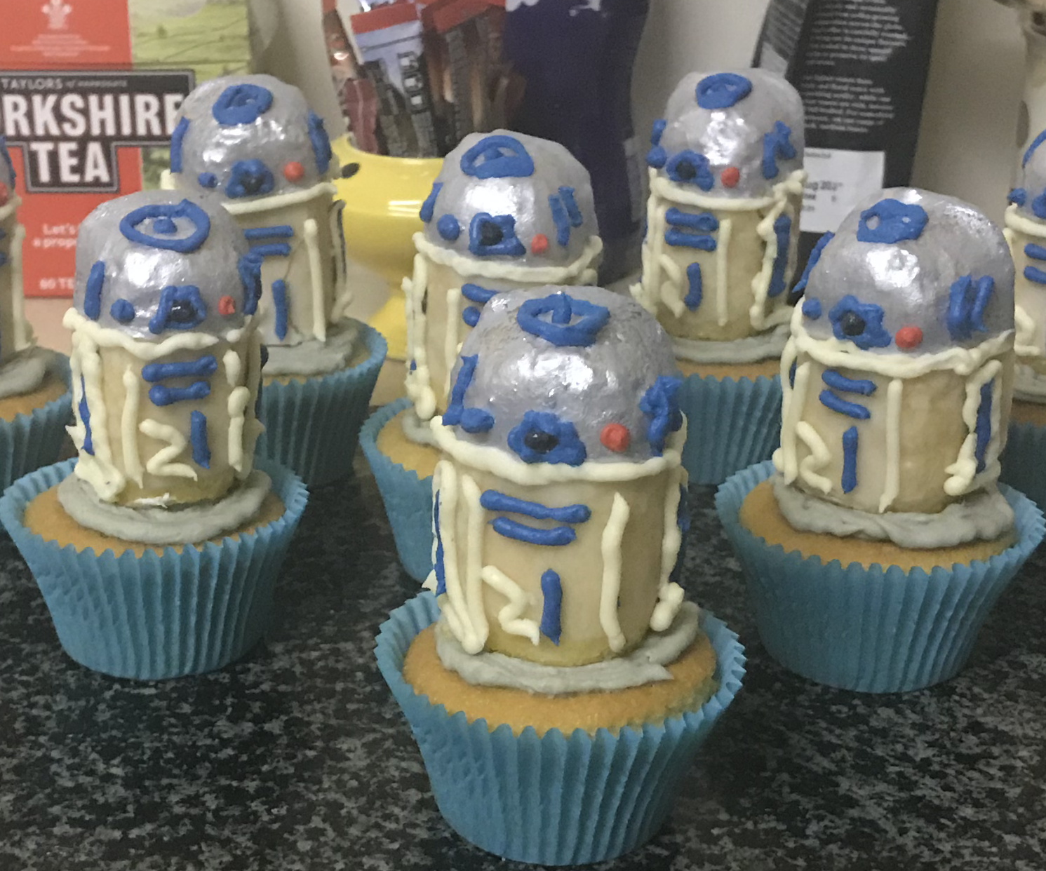 Mini R2-D2 Birthday Cakes – When a Large Birthday Cake Just Won’t Do.