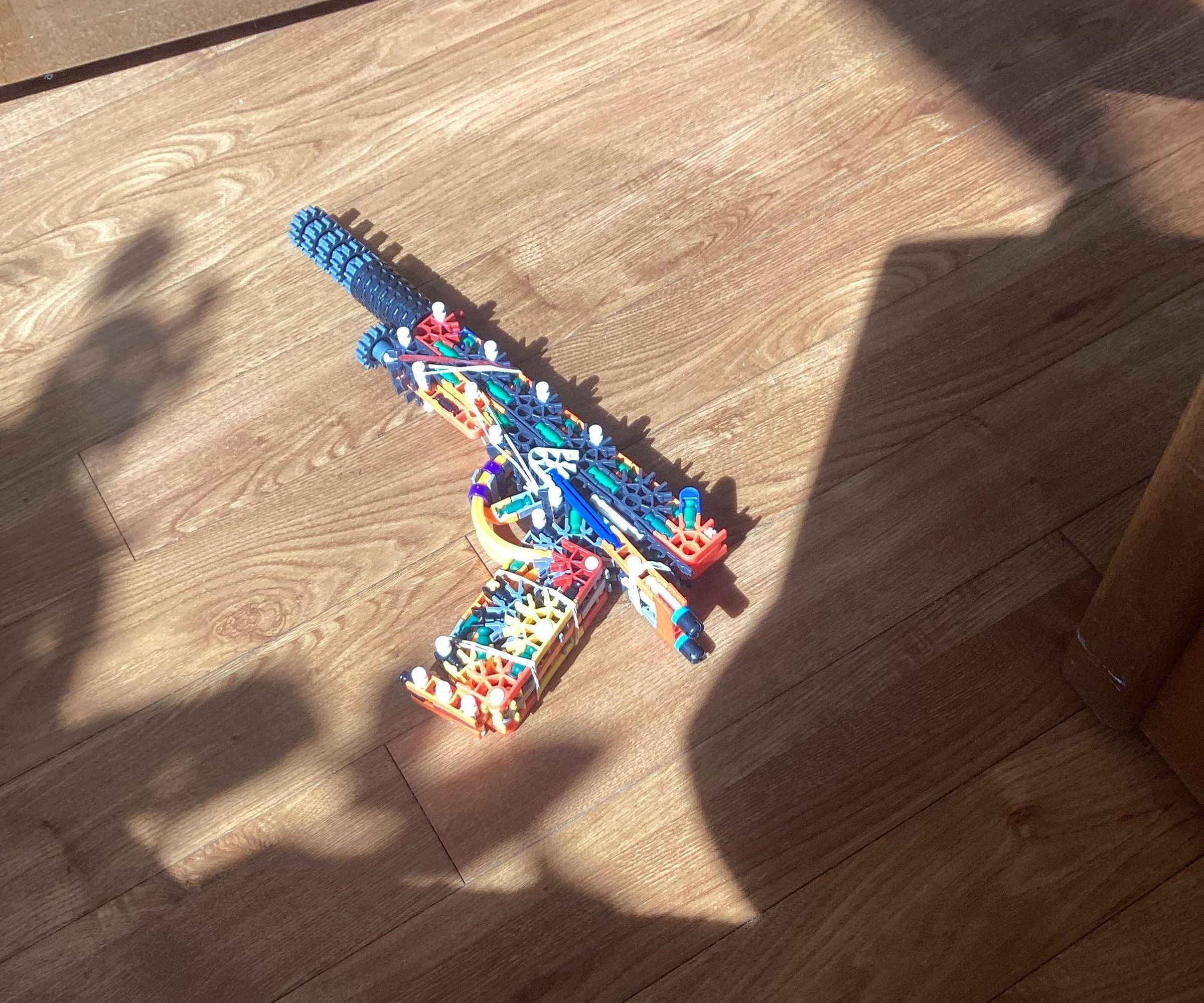 Mr. Shades Pistol. (my First Knex Instructable!)