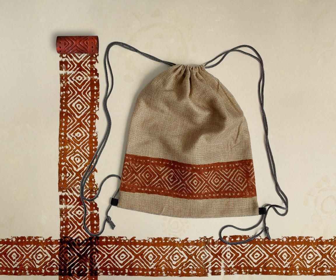 Ancient-Style Roller Inspired by the Malibú Culture