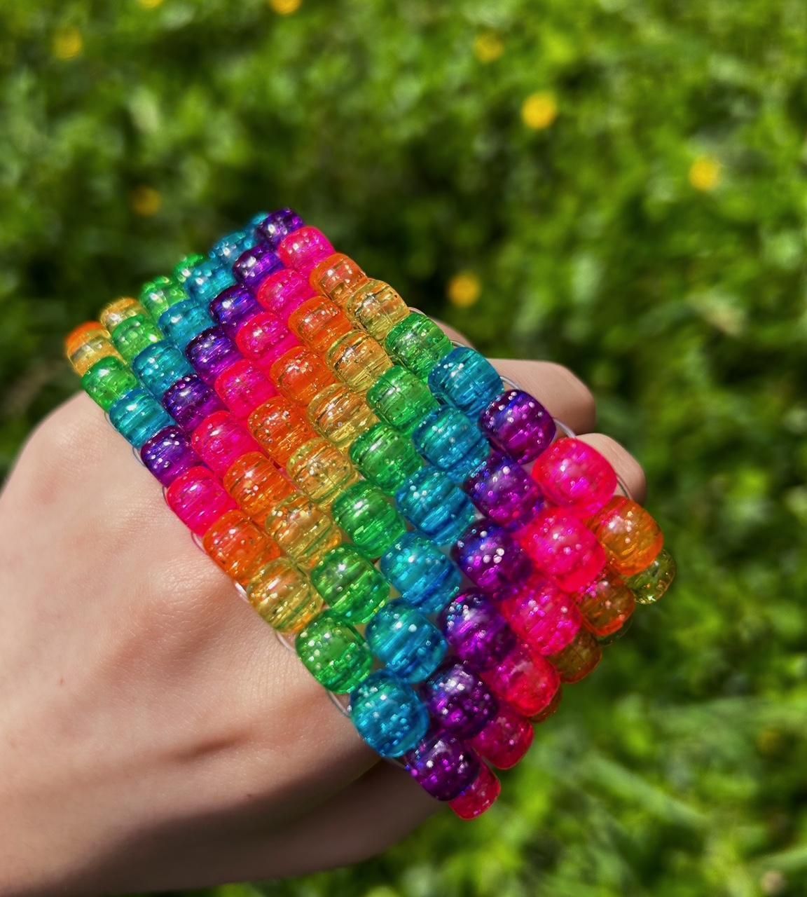 How to Make a Kandi Cuff! [not Decorated, Normal Colors]
