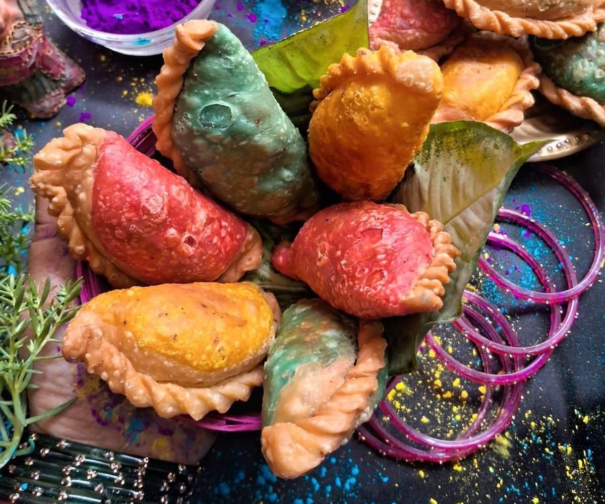 Thandai Flavoured Rainbow Gujiya