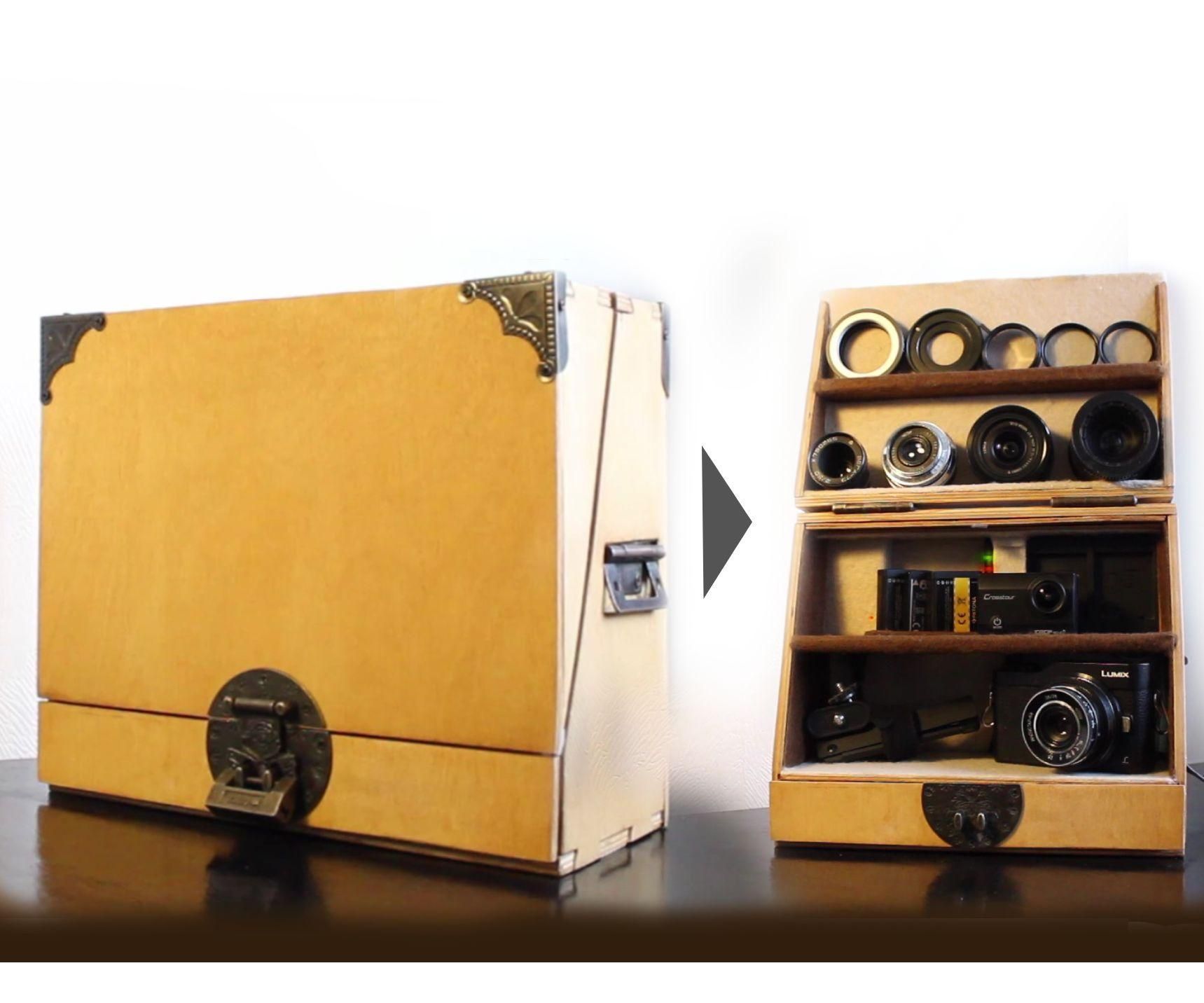 Camera Display Box With Integrated Charger and Reader