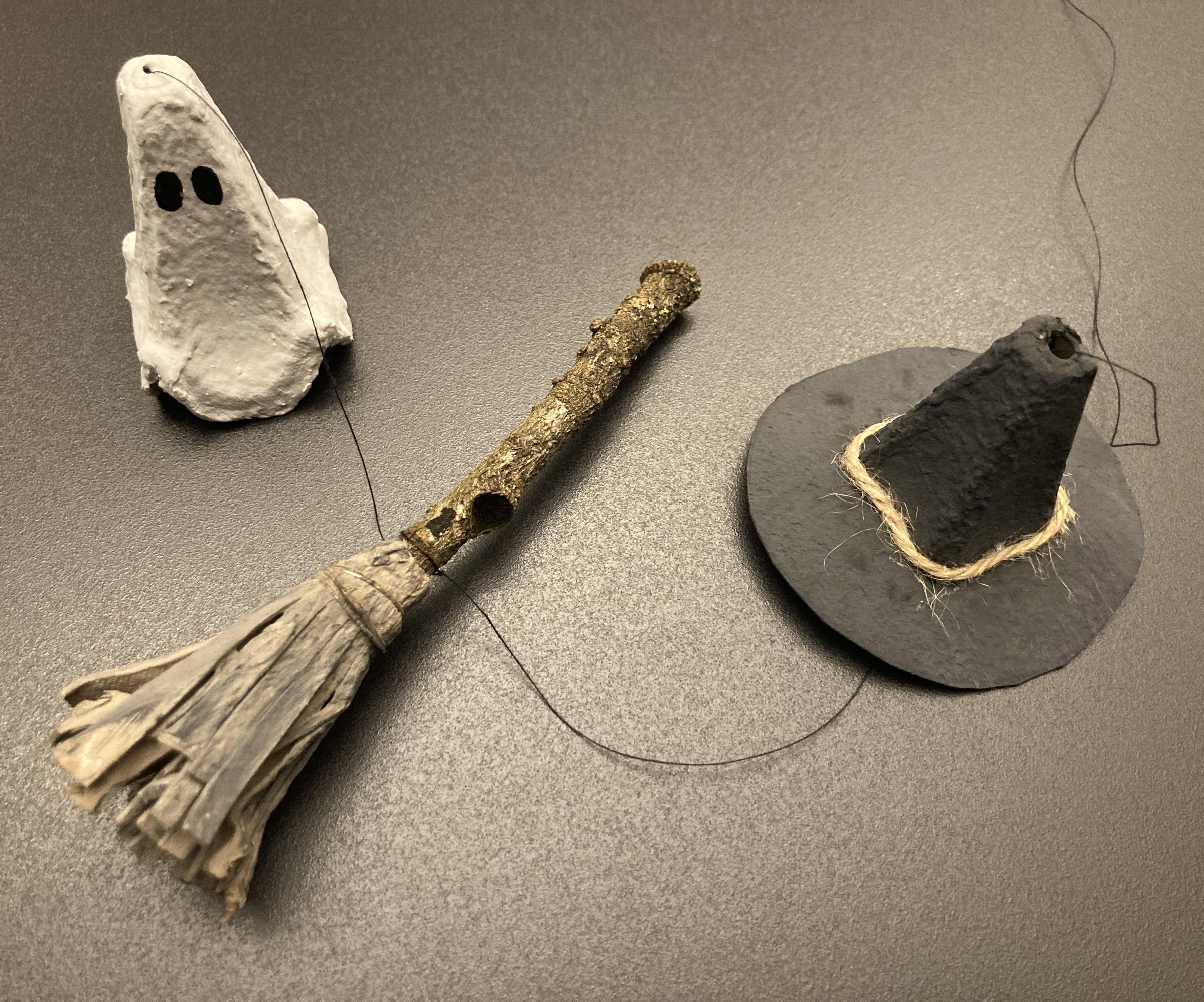 👻🧙‍♀️🧹 Spooky Egg Carton Magic: DIY Hanging Ghosts, Witches’ Brooms, and Hats!