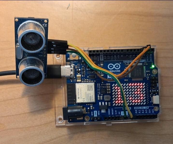 EASY! Ultrasonic Sensor HC-SR04 With Arduino UNO R4