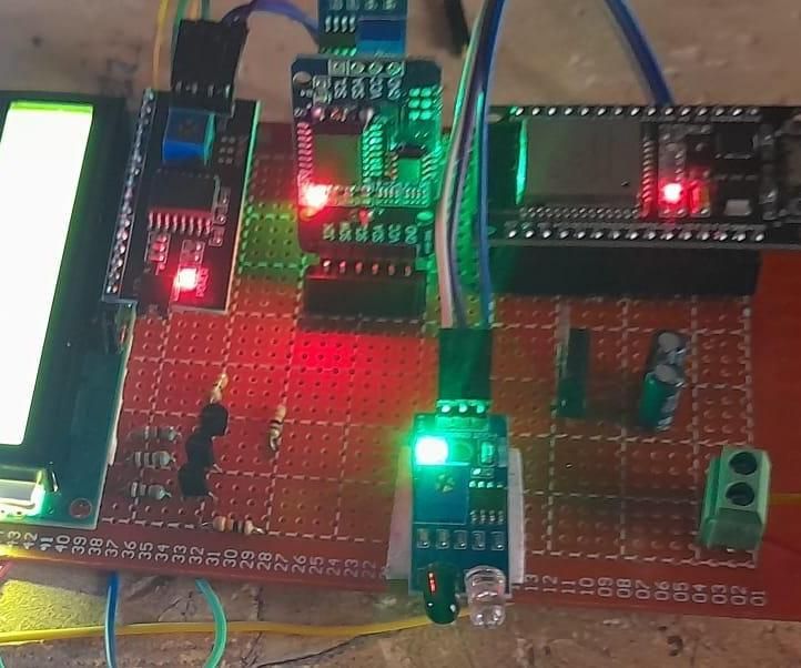 A Smart Street Light System Using ESP32, LDR, and IR Sensors Automatically Controls Lighting and Saves Energy by Detecting Motion.