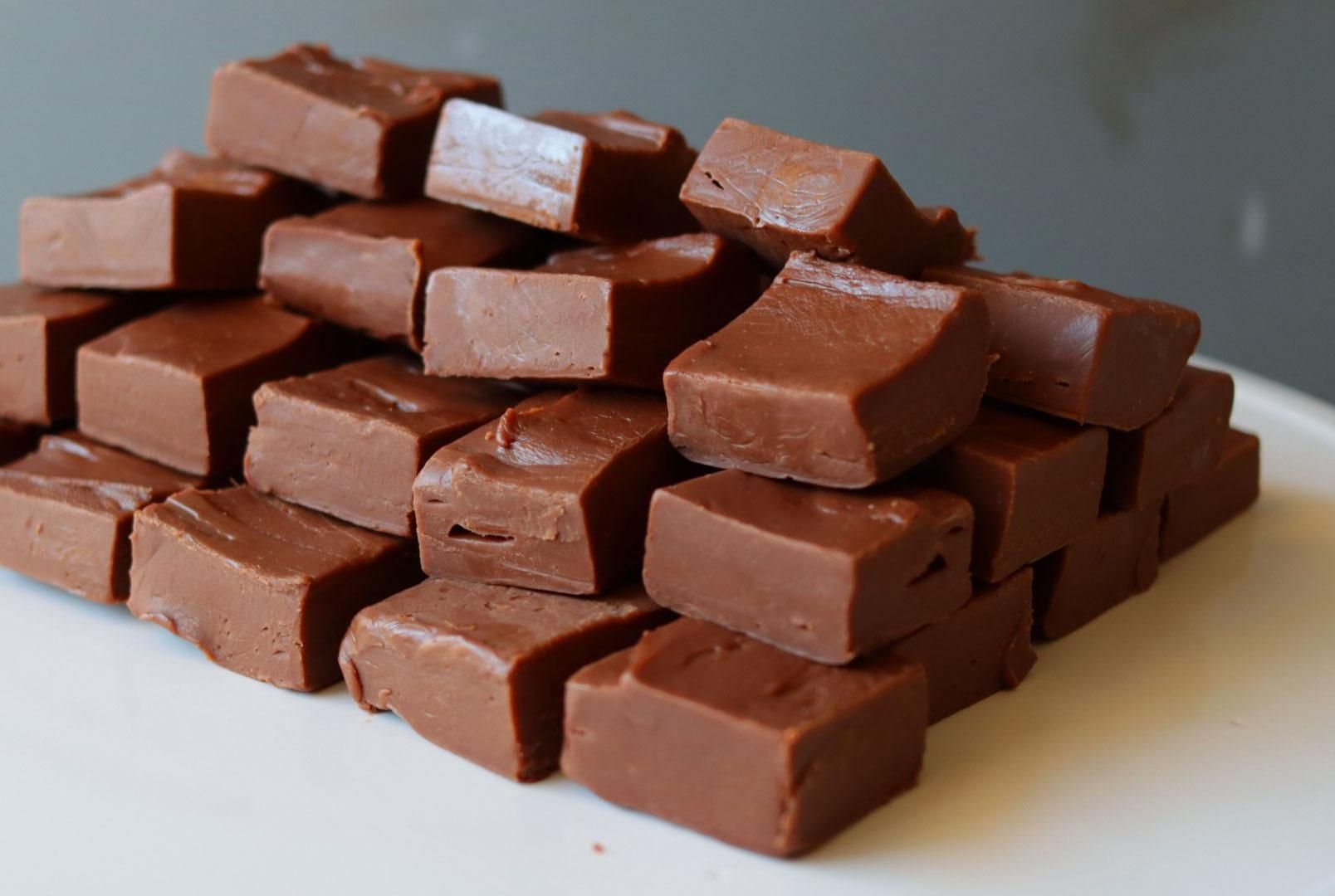 Easy 3-Ingredient Chocolate Fudge