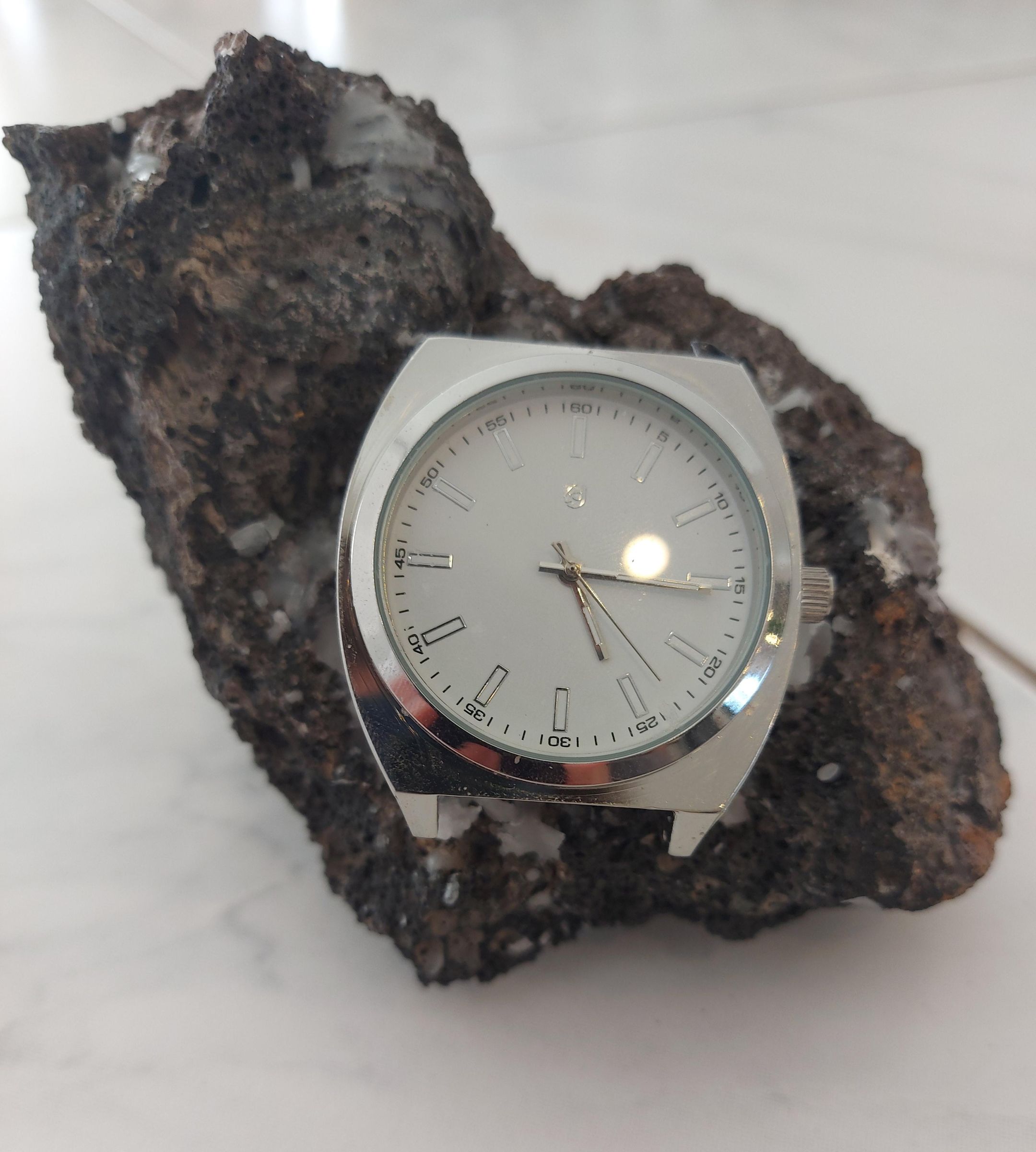 Lavastone Clock 
