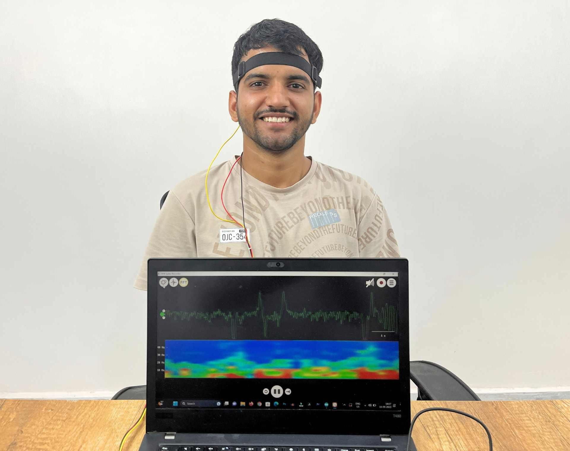 Recording EEG From Visual Cortex of Brain Using BioAmp EXG Pill