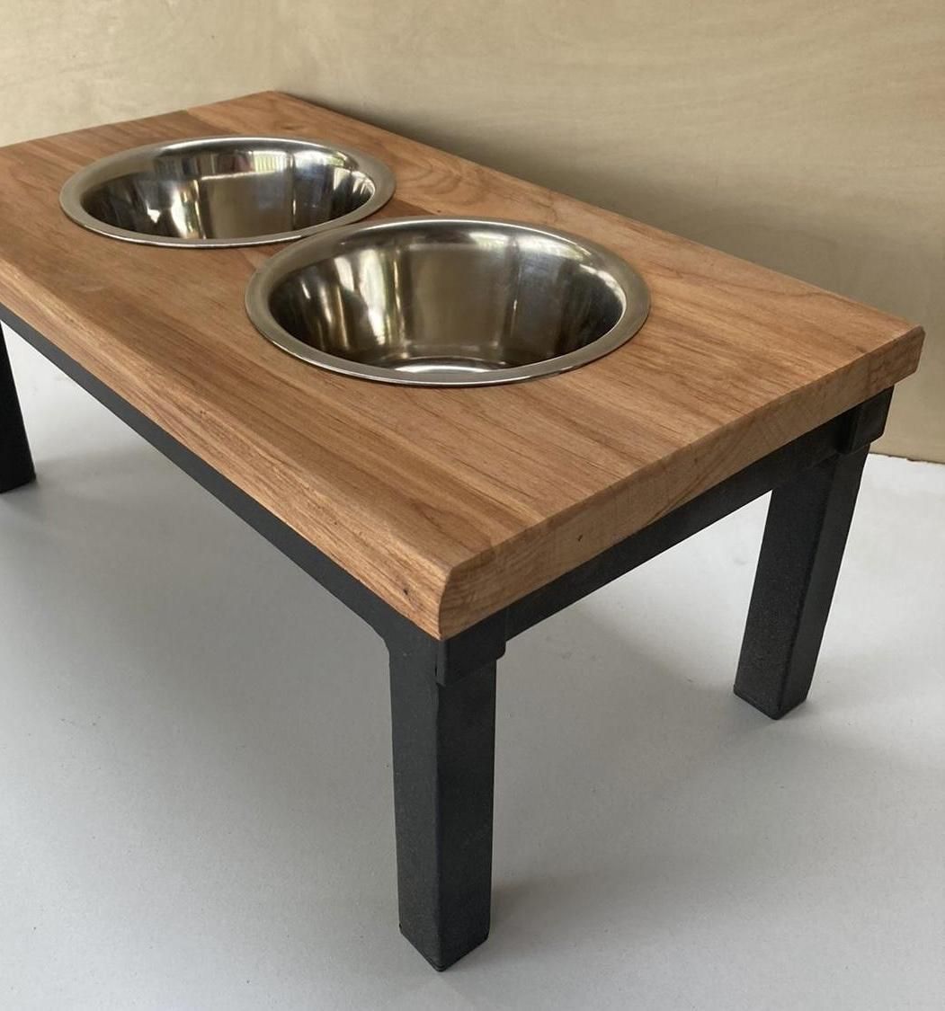 Classic Dog Feeder