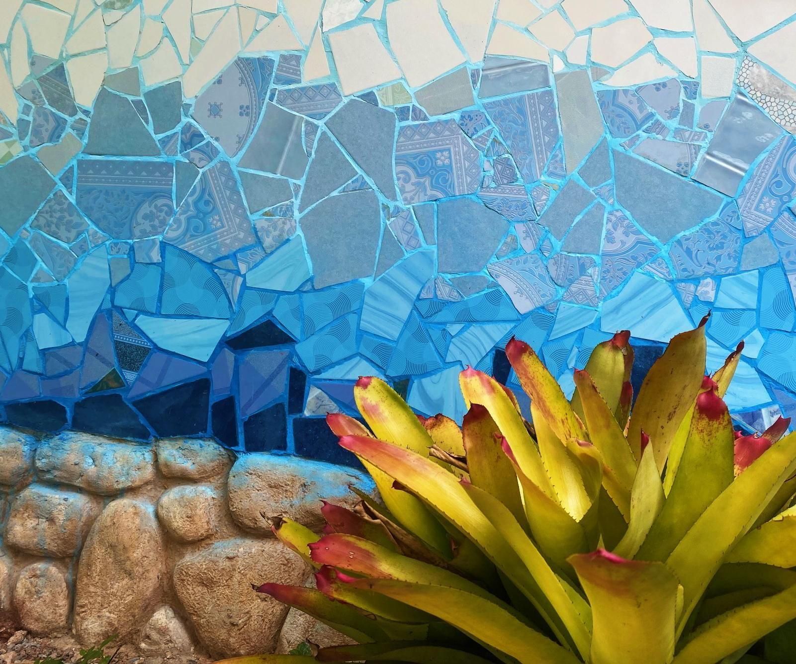 Decorate a Wall With a Blue (or Any Colour) Tile Gradient