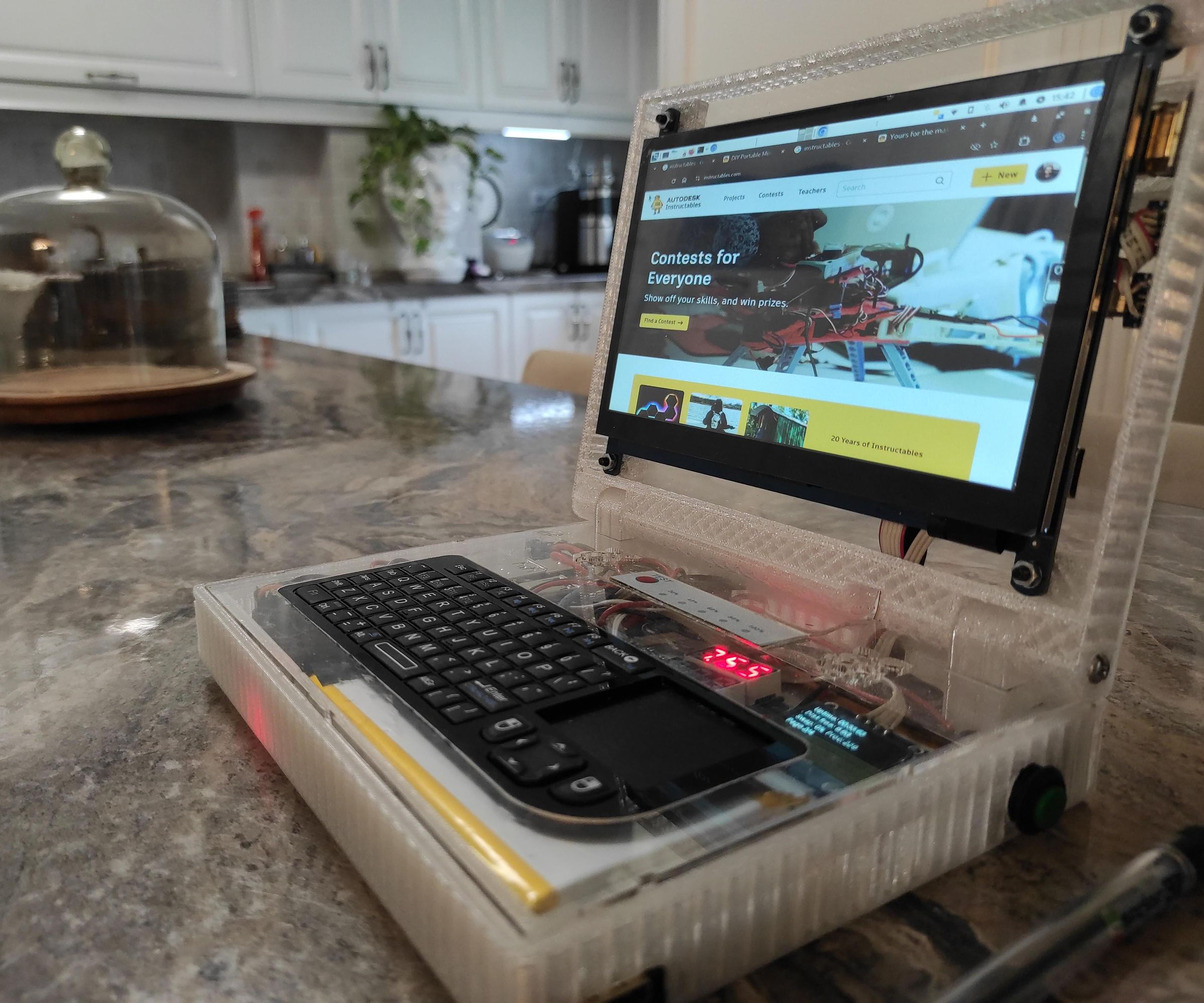 DIY Portable Mini 7-Inch Linux Laptop