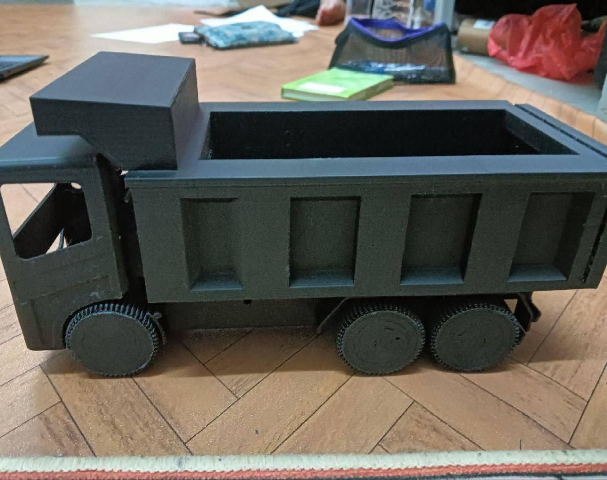 LOGISTIC TRUCK MODEL