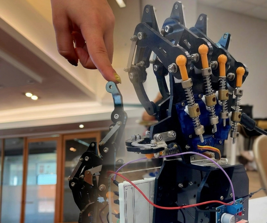 Control a Robotic Hand With Your Bare Hand — No Glove, Just a Webcam!