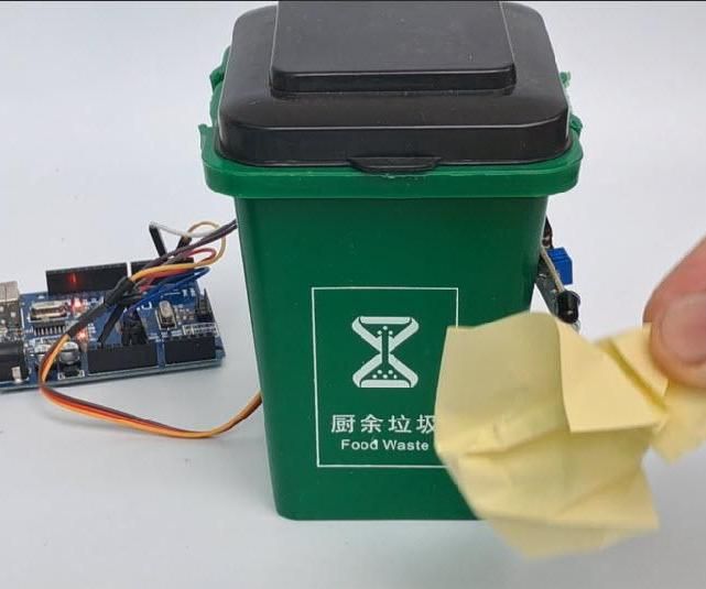 Make an Automatic Trash Bin Using Visuino