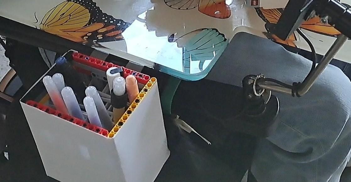 D4E1-DB-Penholder