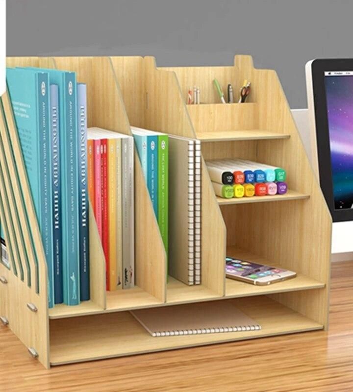 Estante De Libros Con Un Porta Lapiceros
